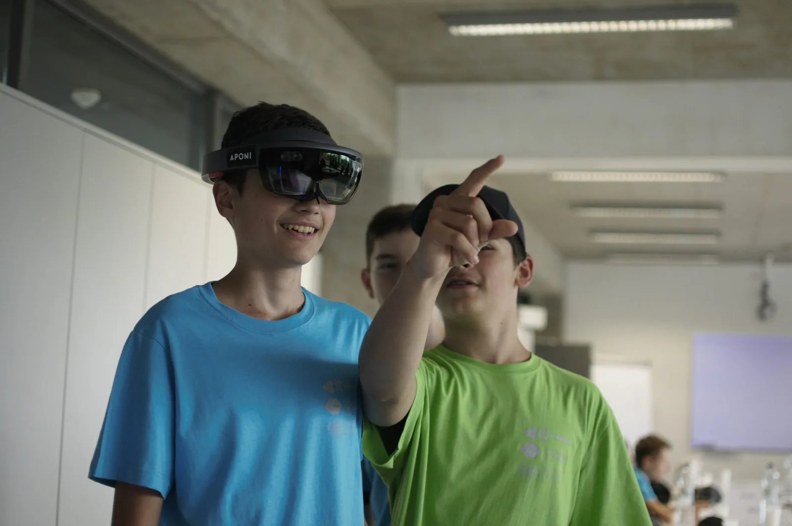 Deťom z detského tábora sme predstavili HoloLens