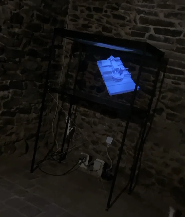 Holografická vitrína - Dolná brána